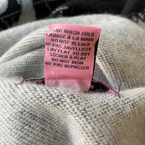 Juicy Couture Black/Gray Shawl/Wrap/Cape - ONE SIZE - Picture 10 of 12